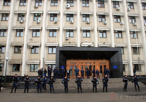 Новость - События - Милиция оцепила ОГА: ждут Порошенко и Саакашвили