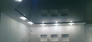 Кого взять в помощники в деле обустройства роскошных потолков?