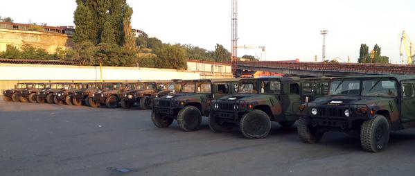 Новость - События - В Одессу прибыли 100 автомобилей Хаммер для армии