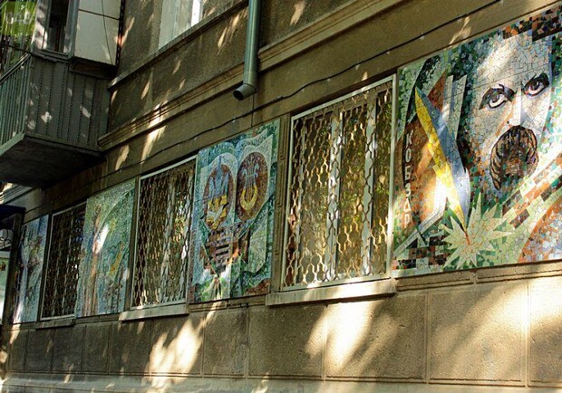 Новость - События - Одесский дом украсила патриотическая мозаика