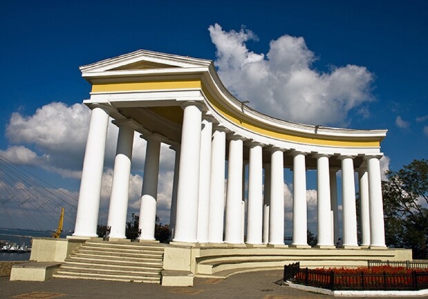 Новость - События - В Одессе обновили колоннаду