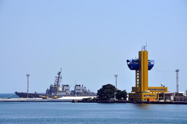 Новость - События - В Одессе начинаются украинско-американские учения, в порт зашел ракетный эсминец США