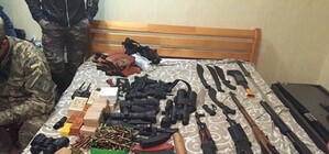 СБУ изъяла большой арсенал оружия у группировки, готовящей покушение на Авакова