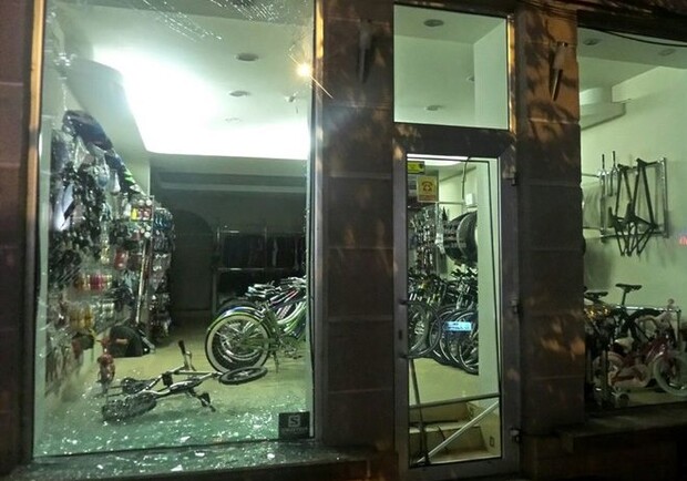 Новость - События - Появились подробности ночного взрыва у здания СБУ