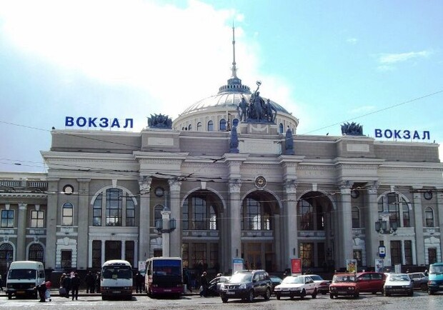 Новость - События - В Одессе дважды за вечер "минировали" ЖД вокзал