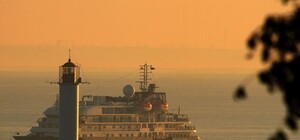 В Одессу зашел роскошный круизный лайнер