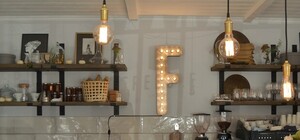 На Французском бульваре открылся винный ресторанчик