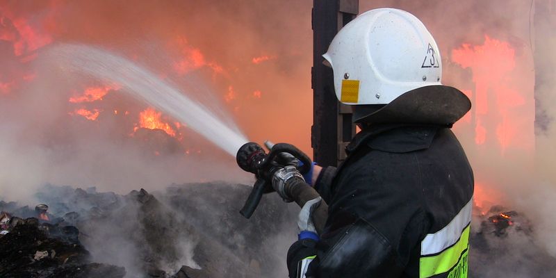 Новость - События - На Ришельевской подожгли здание Укртелекома