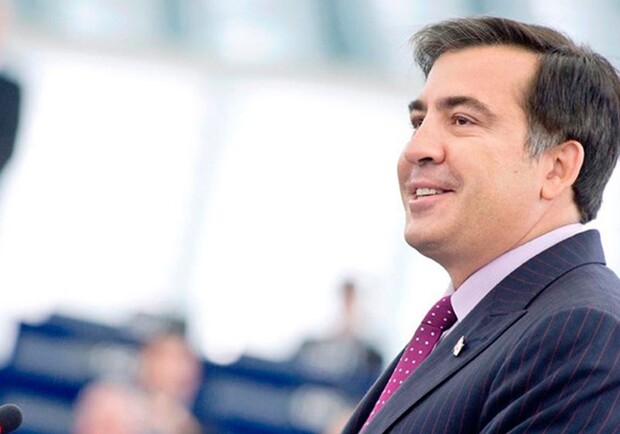 Новость - События - Саакашвили приехал голосовать на велосипеде