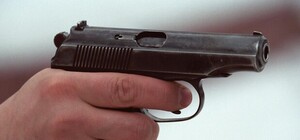 На Львівщині грабіжник  з іграшковим пістолетом пограбував магазин