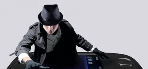 Шахраї дурять власників банківських карток новим способом через смс