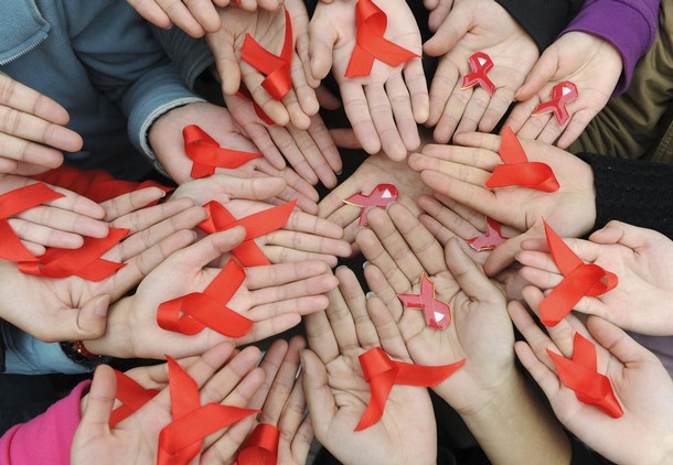 Новость - События - День борьбы со СПИДом: одесситы устроили флешмоб на Потемкинской