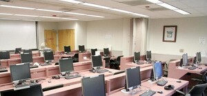 У Львові зі школи вкрали купу дорогої техніки