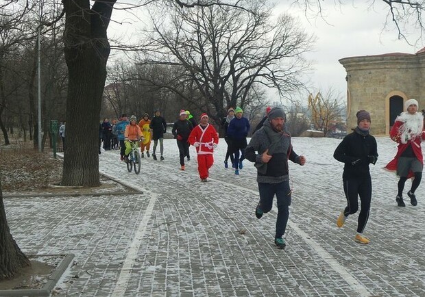 В первый день года одесситы устроили марафон. Фото: 1tv.od.ua