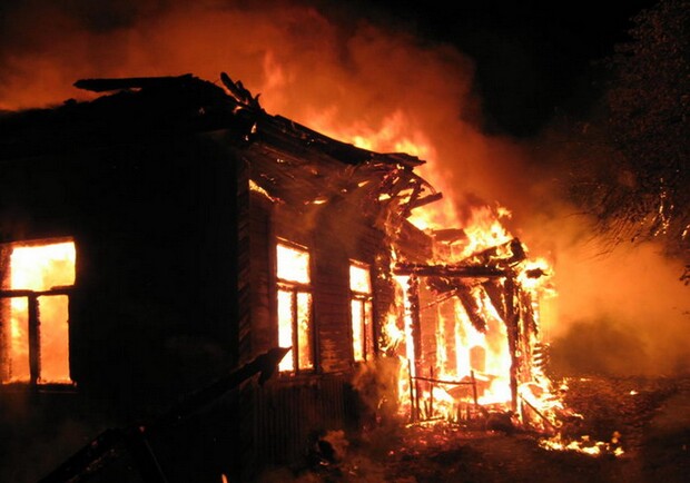 В Одессе сгорели две квартиры одноэтажного дома. Фото: vistanews.ru