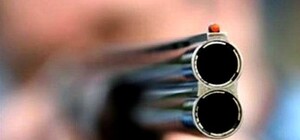 Одесситы стреляют по сосулькам из ружья (Видео)