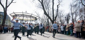 Морячки, одесские песни и тюлечка: в Горсаду прошел фестиваль памяти Утесова