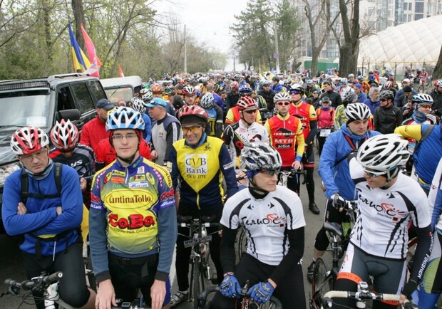 В Одессе стартовал велопробег к 10 апреля. Фото: odessit.ua