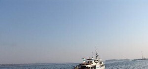 Запорожцев будут возить к дачам на катере