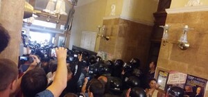 Під час сутичок в центрі Львова постраждали люди