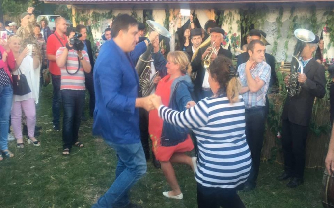 Новость - Люди города - Смотри видео: как Саакашвили зажигал на Ивана Купала