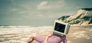 Топ-5 удаленных ваканcий: лежи на песочке, пей коктейль и работай