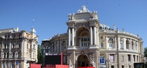 Одесса готовится к ОМКФ: Потемкинскую лестницу открывают, а Оперный перекрыли