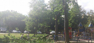 На Соборке огромная ветка обвалилась прямо на детскую площадку