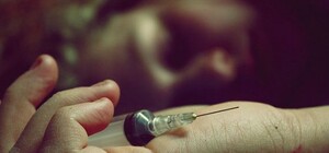 На львівських вулицях все більше використаних шприців: що каже поліція