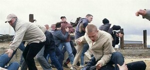 Вкус победы: в Киеве произошла массовая драка между фанатами 