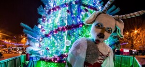 Новый Год или фильм ужасов: праздничные игрушки в Черноморске пугают горожан