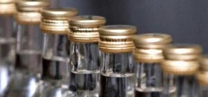 Накрылась лавочка: в Запорожье разоблачили продавца фальшивого алкоголя