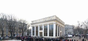 Гигантская очередь к святыне: Cоборная площадь с высоты птичьего полета