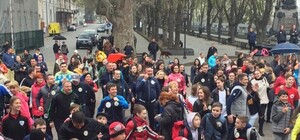 Флешмоб: одесситы устроили массовую зарядку на Думской площади