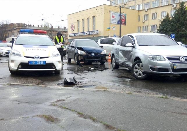 Новость - События - В Малиновском районе произошло два ДТП: есть пострадавшие