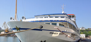 Гость в порту: в Одессу зашел первый круизный теплоход в этом году