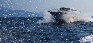 Отдых не удался: на запорожском пляже лодка задавила людей