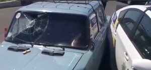 Никто, кроме них: в Одессе пьяный вдвшник влетел в полицейскую машину и пытался покончить с собой