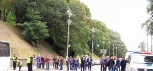 На Грушевского взорвалось неизвестное устройство. Есть пострадавшие