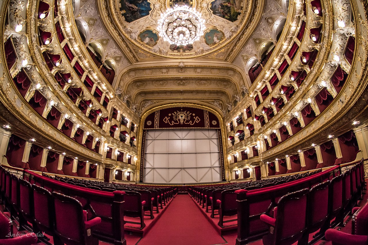 Оперный театр. Фото: Андрей Рафаэль