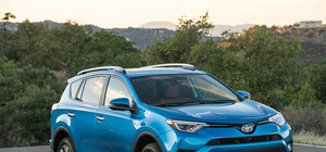 Таємний мільйонер: львівський поліцейський з мінімальною зарплатою купив дорогу автівку