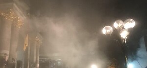 В центре Киева вспоминают Революцию Достоинства: первые столкновения и зажженные шины