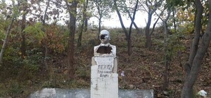 Фотофакт: в Крыму изуродовали памятник Ленину