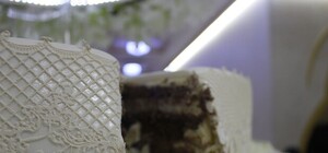 Не слипнется: в Днепре за три дня создали невероятно огромный торт