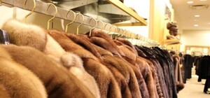 В центре Киева грабители вынесли из магазина 40 дорогих шуб