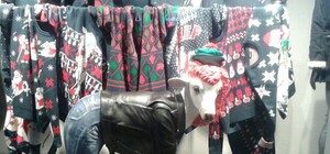 Овечка в джинсах и карамельный город: ТОП-5 самых необычных витрин Днепра