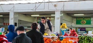 Европа уже рядом: киевлян возмутили прилавки с колбасой в столичных поликлиниках