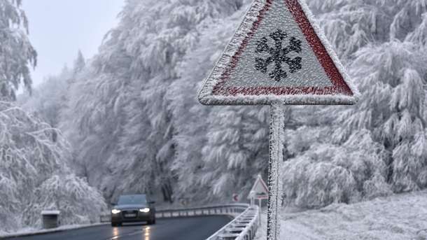 Новость - События - Снегопад под Одессой: перекрыты дороги, парализовано движение на трассе Одесса-Киев (обновляется)