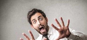 Как в фильме ужасов: на Гидропарковой из крана бежит желтая мутная вода