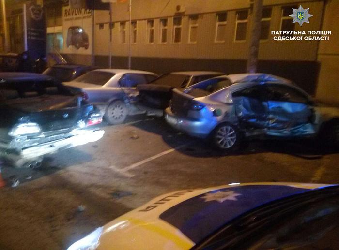 Новость - События - Масштабная авария в Одессе: повреждены шесть автомобилей